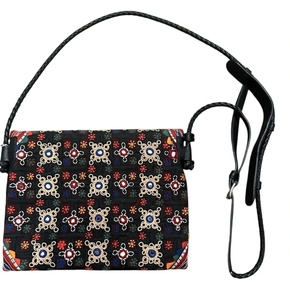 Etro Goa Leather Embroidery Bead & PomPom Magnetic Closure Braided Shoulder Bag - Picture 2 of 8